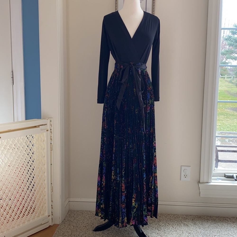 • Lularoe DeAnne Wrap Dress • - Picture 2 of 7